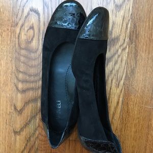 Black Vaneli round toe flats size 8
